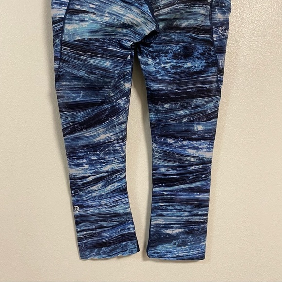 Lululemon Leggings Women’s Size 4 Multi Blue Fast Free Crop II Nulux Shorelines - Picture 6 of 16